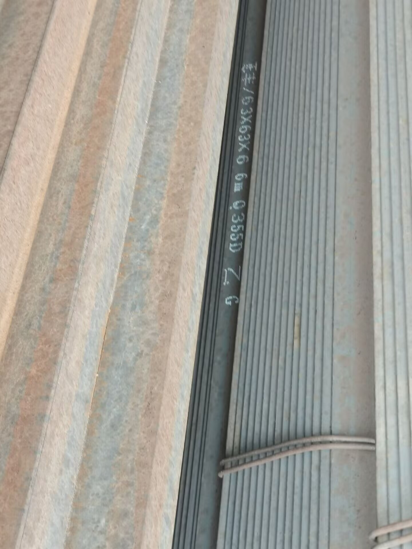 <a href='http://www.yssbqx.com/' target='_blank' style='color:#0000FF; text-decoration:underline;'>355D</a>